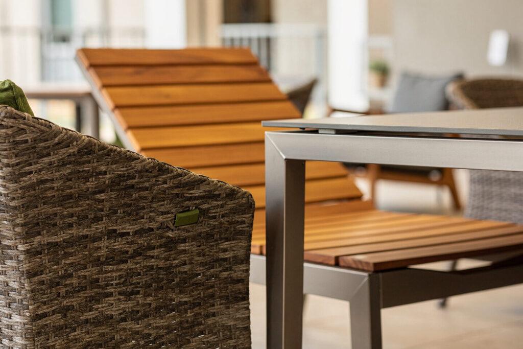Materialübersicht – Pflegebedarf von Polyrattan bis Aluminium – Gartenmöbel Maier